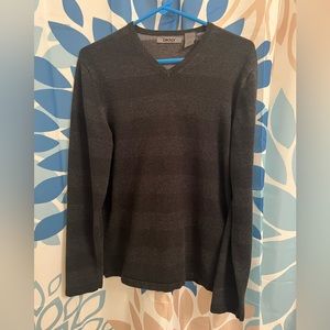 LOWEST PRICE!! Gently used Men’s DKNY size M long sleeve V-neck sweater